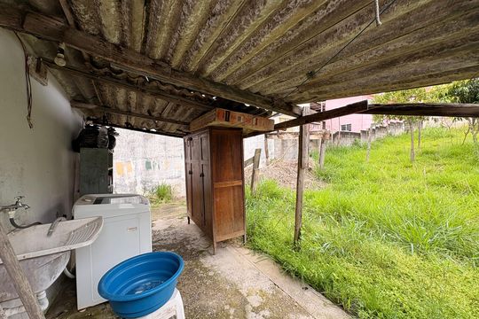 Lavanderia de casa à venda com 2 quartos, 410m² em Vila Curuçá, Santo André