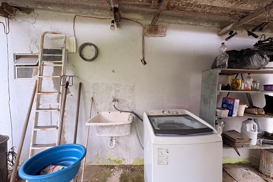 Lavanderia de casa à venda com 2 quartos, 410m² em Vila Curuçá, Santo André