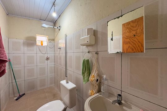 Banheiro de casa à venda com 2 quartos, 410m² em Vila Curuçá, Santo André