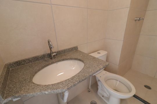 Banheiro de apartamento para alugar com 2 quartos, 39m² em Socorro, São Paulo