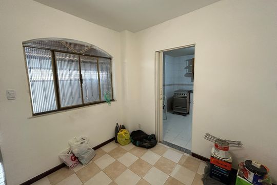 Sala de apartamento à venda com 3 quartos, 90m² em Pilares, Rio de Janeiro