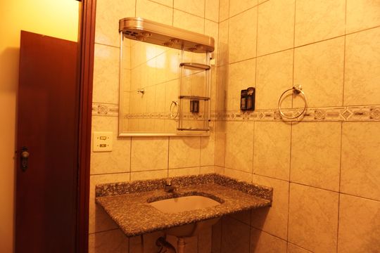 Banheiro Social de casa para alugar com 3 quartos, 151m² em Jardim Bandeirantes, São Carlos