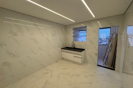 Cozinha de apartamento para alugar com 2 quartos, 74m² em Aparecida, Santos