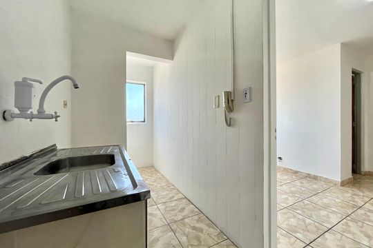 Cozinha de apartamento para alugar com 1 quarto, 50m² em Jardim Oriental, São Paulo