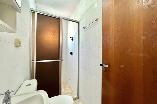 Banheiro de apartamento para alugar com 1 quarto, 50m² em Jardim Oriental, São Paulo