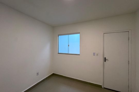 Quarto 1 de casa de condomínio para alugar com 2 quartos, 150m² em Vargem Grande, Rio de Janeiro