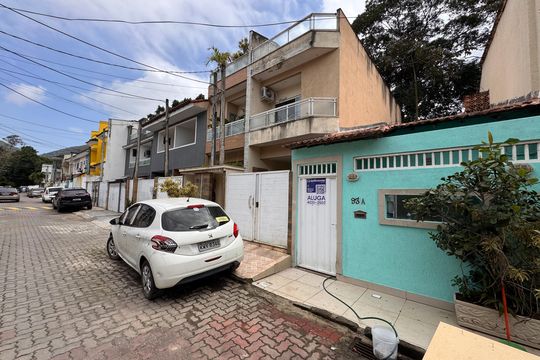 Fachada de casa de condomínio para alugar com 2 quartos, 150m² em Vargem Grande, Rio de Janeiro