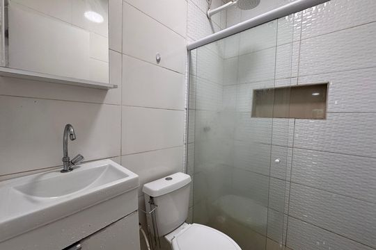 Banheiro Social de casa de condomínio para alugar com 2 quartos, 150m² em Vargem Grande, Rio de Janeiro