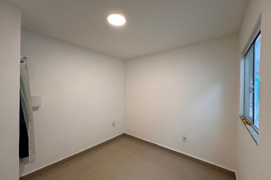 Quarto 1 de casa de condomínio para alugar com 2 quartos, 150m² em Vargem Grande, Rio de Janeiro