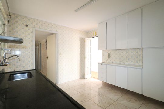Cozinha  de apartamento à venda com 2 quartos, 83m² em Vila Romana, São Paulo