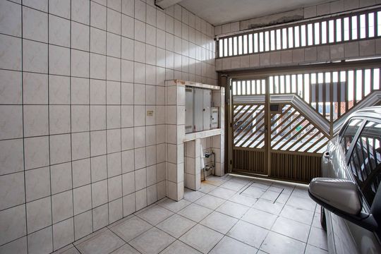Garagem de casa à venda com 4 quartos, 207m² em Vila Nogueira, Diadema
