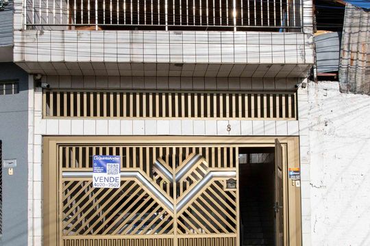 Fachada de casa à venda com 4 quartos, 207m² em Vila Nogueira, Diadema