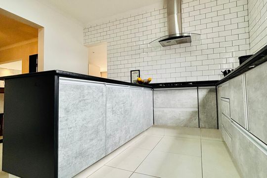 Cozinha de casa de condomínio à venda com 4 quartos, 480m² em Residencial Morada dos Lagos, Barueri
