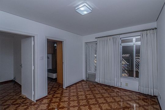Casa à venda com 3 quartos, 180m² em Vila Gumercindo, São Paulo