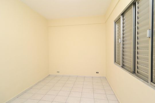 Quarto 2 de apartamento para alugar com 2 quartos, 52m² em Vila Rosaria, São Paulo