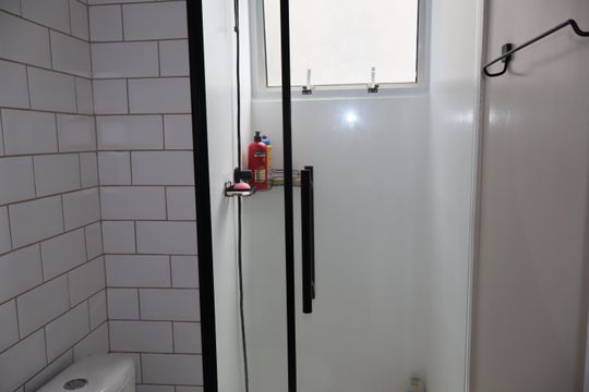 Banheiro de apartamento à venda com 2 quartos, 40m² em Jardim Egle, São Paulo