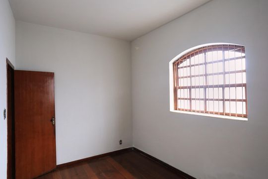 Suíte de casa para alugar com 2 quartos, 350m² em Floresta, Belo Horizonte