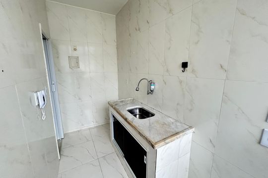 Cozinha de apartamento à venda com 1 quarto, 40m² em Encantado, Rio de Janeiro