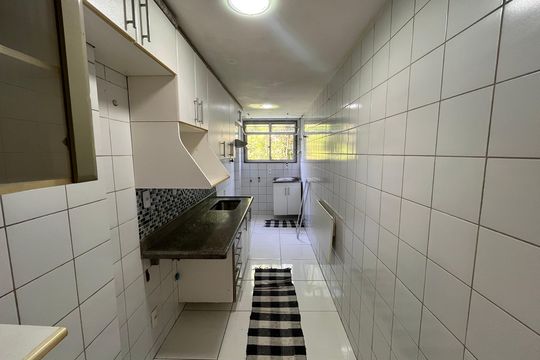 Cozinha e Área de Serviço de apartamento para alugar com 2 quartos, 68m² em Jacarepaguá, Rio de Janeiro