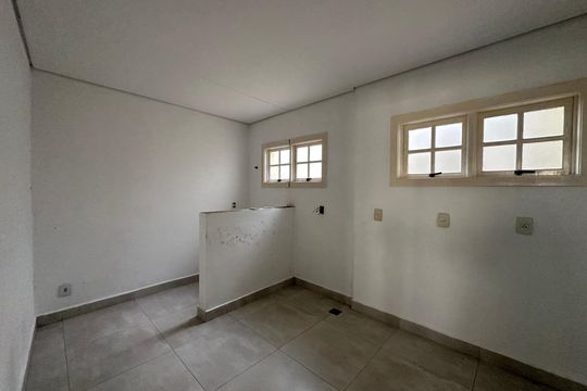 Quarto 2 de casa à venda com 4 quartos, 180m² em Jardim dos Camargos, Barueri