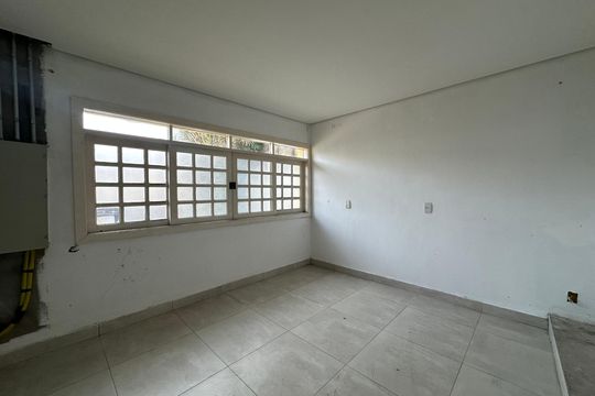 Cozinha de casa à venda com 4 quartos, 180m² em Jardim dos Camargos, Barueri