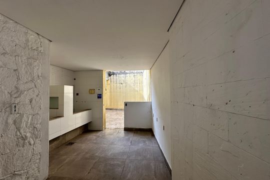 Área de Serviço de casa à venda com 4 quartos, 180m² em Jardim dos Camargos, Barueri