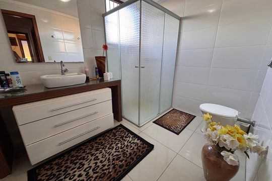 Banheiro de apartamento à venda com 3 quartos, 190m² em Rio Branco, Novo Hamburgo