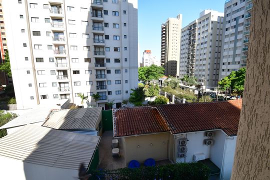 Quarto Suíte - Vista de apartamento para alugar com 1 quarto, 57m² em Cambuí, Campinas