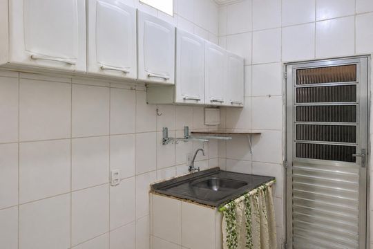 Cozinha de casa para alugar com 1 quarto, 40m² em Vila Portuguesa, São Paulo