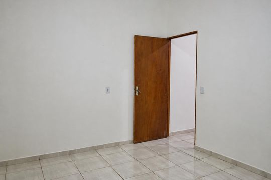 Quarto de casa para alugar com 1 quarto, 40m² em Vila Portuguesa, São Paulo