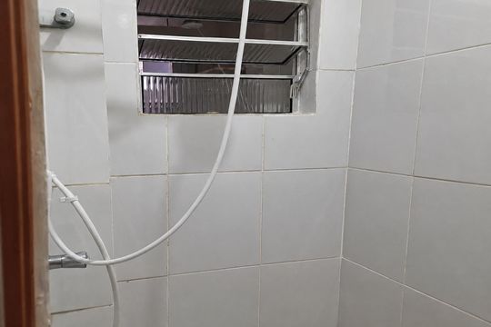 Banheiro  de casa para alugar com 1 quarto, 40m² em Vila Portuguesa, São Paulo