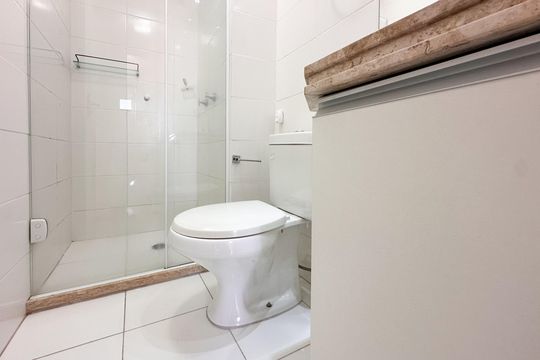 Banheiro Social de apartamento para alugar com 2 quartos, 46m² em Nova Petrópolis, São Bernardo do Campo