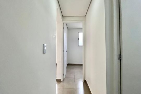 Corredor de apartamento para alugar com 2 quartos, 50m² em Vila Fachini, São Paulo