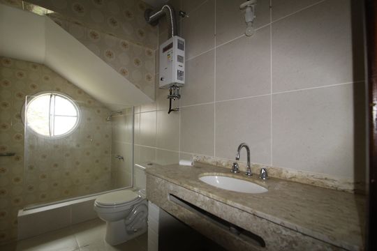 Casa 2 - Banheiro Social de casa à venda com 8 quartos, 1210m² em Freguesia (jacarepaguá), Rio de Janeiro