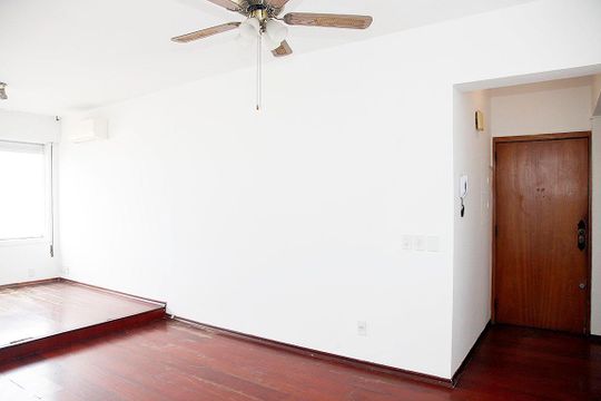 Sala de apartamento para alugar com 3 quartos, 90m² em Centro Histórico, Porto Alegre