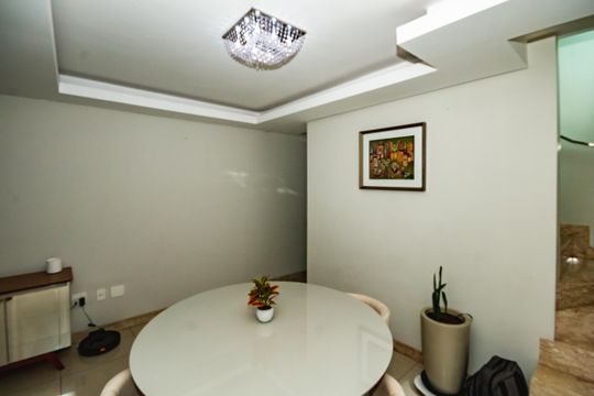 Casa à venda com 3 quartos, 245m² em Jardim Atlântico, Belo Horizonte
