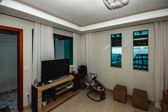 Sala de casa à venda com 3 quartos, 245m² em Jardim Atlântico, Belo Horizonte