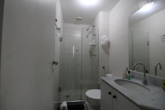Banheiro Social de apartamento para alugar com 3 quartos, 75m² em Taquara, Rio de Janeiro