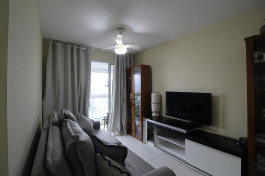 Sala de apartamento para alugar com 3 quartos, 75m² em Taquara, Rio de Janeiro