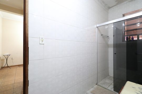 Banheiro Social de apartamento à venda com 3 quartos, 103m² em Luz, São Paulo