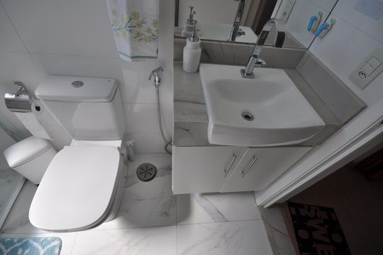 Banheiro de apartamento à venda com 2 quartos, 62m² em Vila Constança, São Paulo
