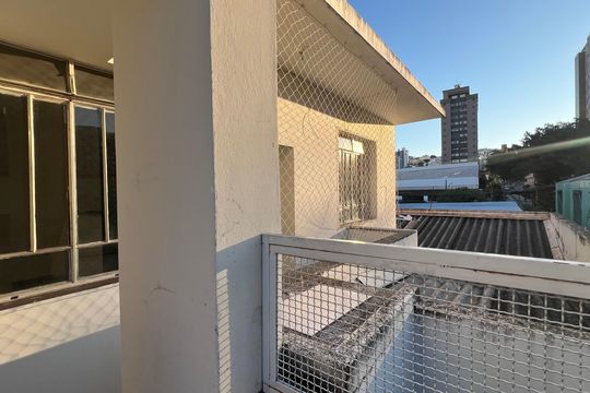 Área externa de casa para alugar com 8 quartos, 150m² em Alto Barroca, Belo Horizonte