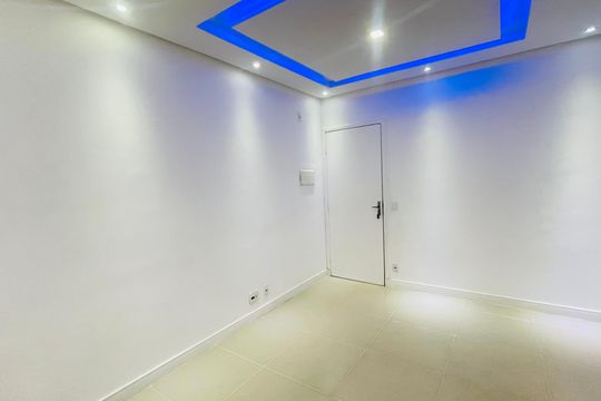 Sala de apartamento para alugar com 2 quartos, 45m² em Jardim Central, Cotia