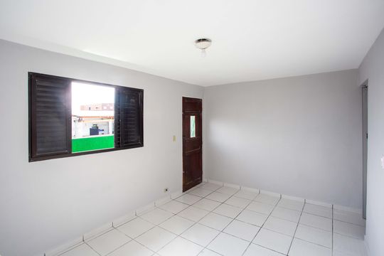 Quarto de casa à venda com 1 quarto, 46m² em Taboão, Diadema