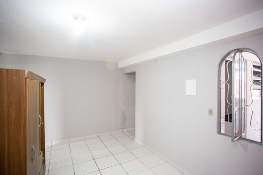 Casa para alugar com 1 quarto, 46m² em Taboão, Diadema