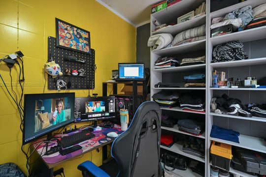 Quarto de Serviço de casa à venda com 2 quartos, 110m² em Jardim Roni, São Paulo