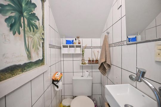 Lavabo de casa à venda com 2 quartos, 110m² em Jardim Roni, São Paulo