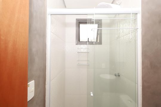 Banheiro de kitnet/studio para alugar com 1 quarto, 26m² em Vila Gomes Cardim, São Paulo