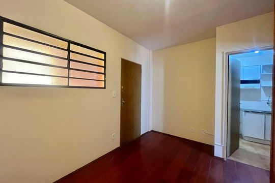 Sala de apartamento à venda com 1 quarto, 42m² em Vila Lidia, Campinas