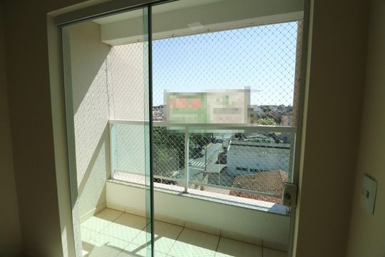 Sacada de apartamento para alugar com 3 quartos, 67m² em Presidente Roosevelt, Uberlândia